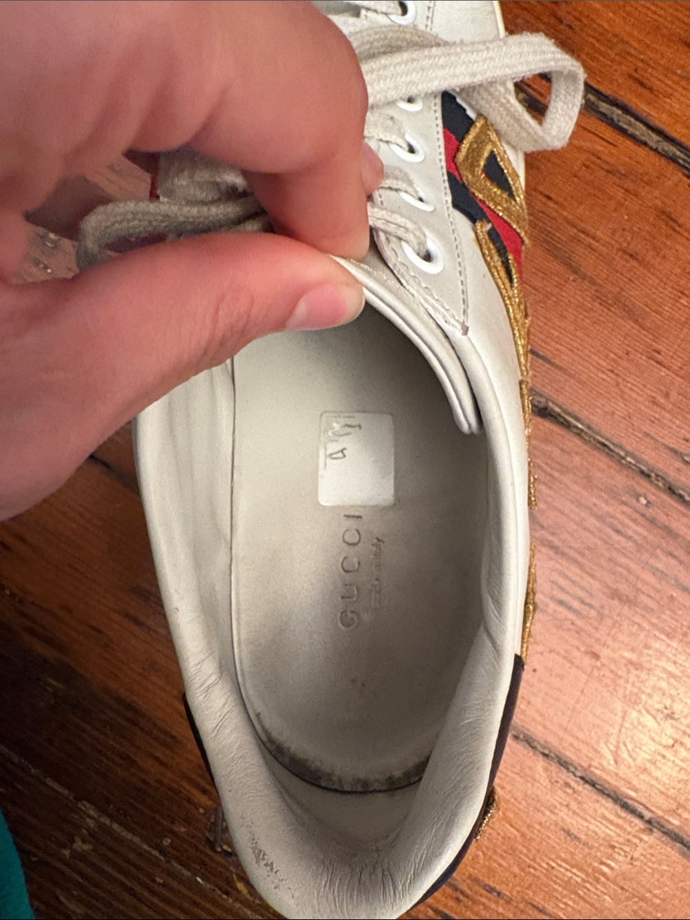 Gucci White Leather Sneakers with Gold 'LOVE' Appliqué and Red/Blue Heel - Picture 3 of 5